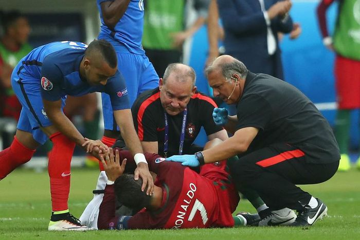 ___5248377___https:______static.pulse.com.gh___webservice___escenic___binary___5248377___2016___7___17___19___dimitripayetcristianoronaldo-cropped_yqur55d5ttot1nv7dwimb1uvj_2