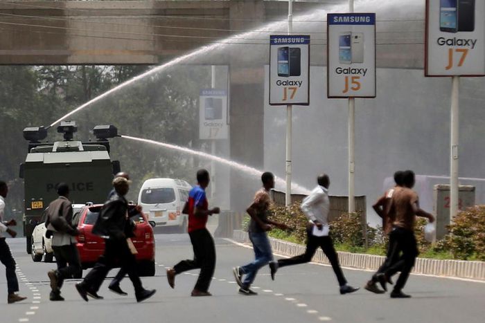 Kenyan police use water cannon to disperse protesters