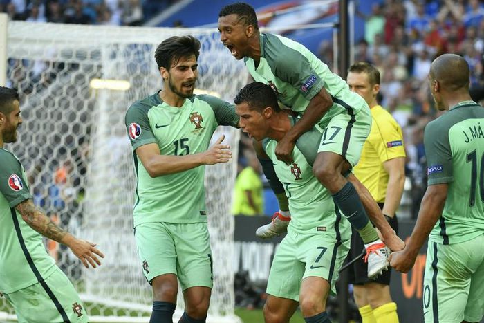 ___5187316___https:______static.pulse.com.gh___webservice___escenic___binary___5187316___2016___6___24___7___cristianoronaldo-cropped_12ug64x3o6hz61szq2p9705n25