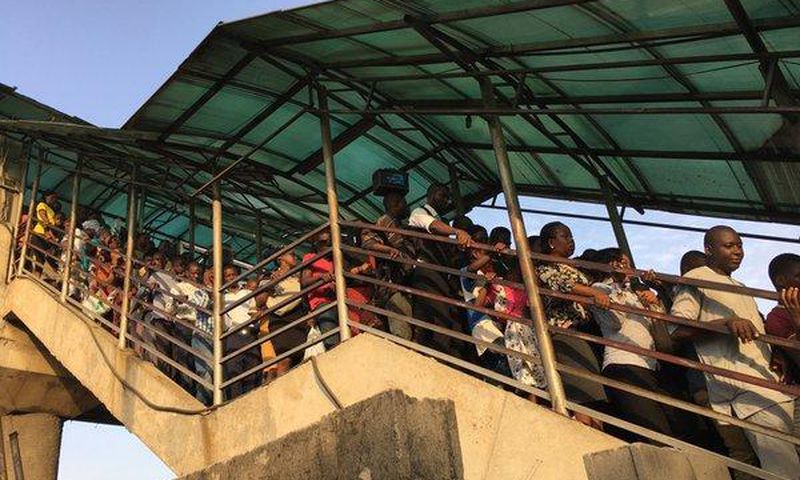 Lagosians forced to use the pedestrian bridge