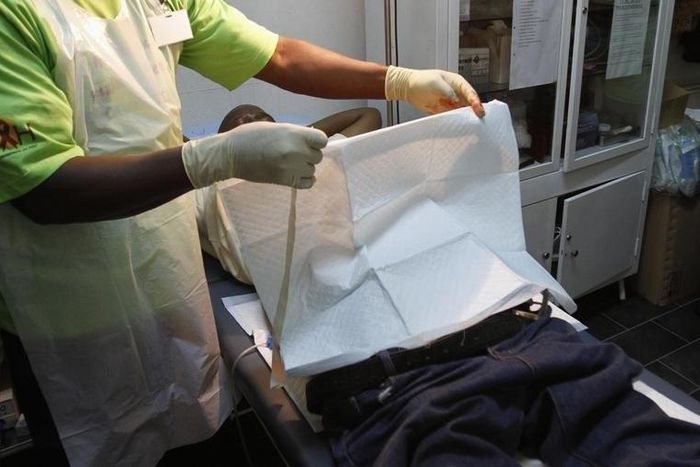 Zimbabwe doctors say insurers owe $220 mln, will now take cash only