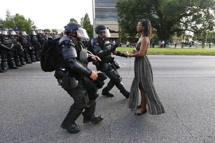This iconic photo from the protest have gone viral, you won't believe why