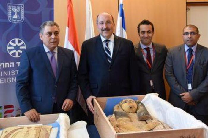 African envoys say Egyptian called sub-Saharan Africa "dogs and slaves"