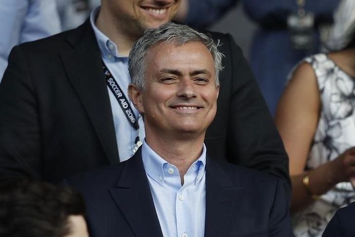 Mourinho begins Man Utd rebuilding with signing of Bailly