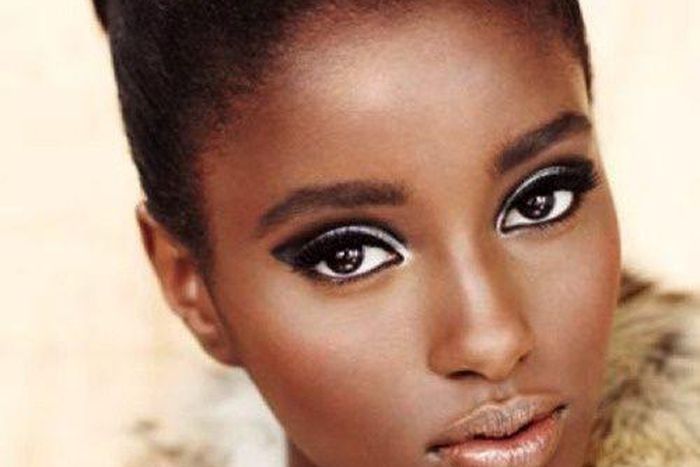 Dramatic cateye can be done in different ways