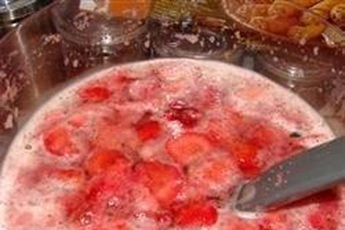 ___4845273___https:______static.pulse.com.gh___webservice___escenic___binary___4845273___2016___3___24___21___straberry+champagne+punch