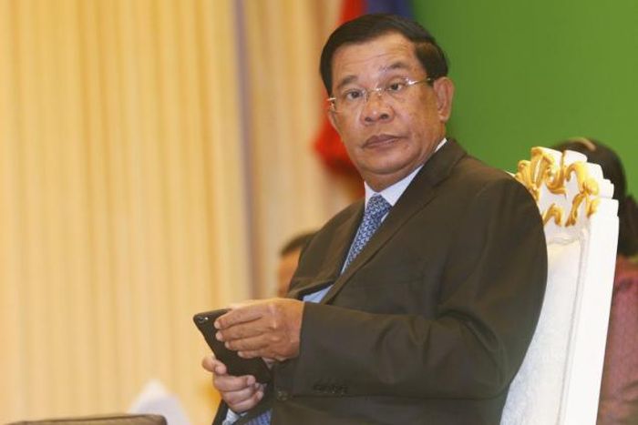 Cambodian PM reshuffles cabinet, but won't name names