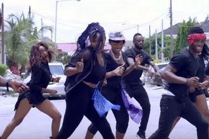 Bracket 'Shoe size' video