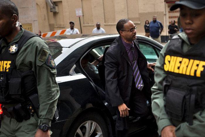 Baltimore police lieutenant acquitted in Freddie Gray death