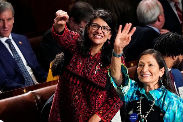 As Rashida Tlaib is sworn in, Palestinian-Americans respond with #TweetYourThobe