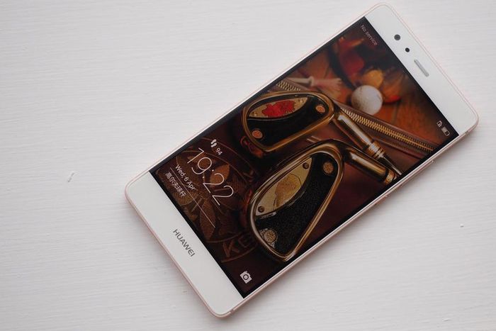 Huawei P9 flagship smartphone