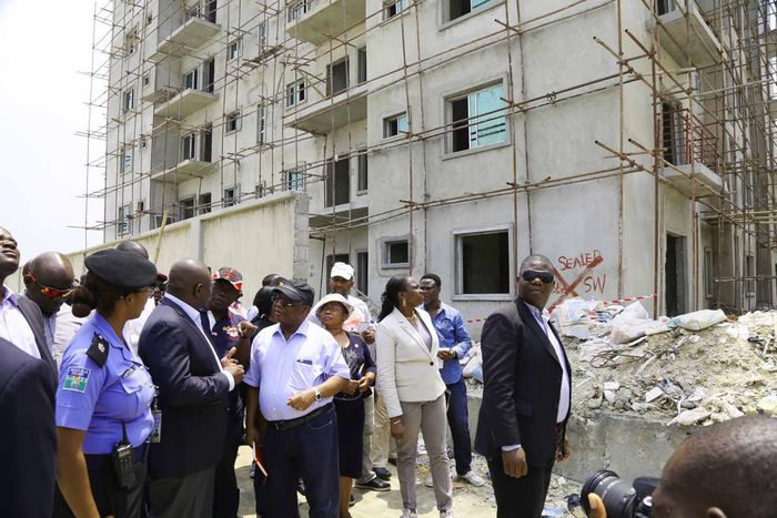 Governor Ambode inspecting Lekki Gardens building construction site