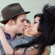 Amy Winehouse' ex husband Fielder-Civil wanted by police