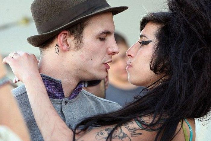 Amy Winehouse' ex husband Fielder-Civil wanted by police