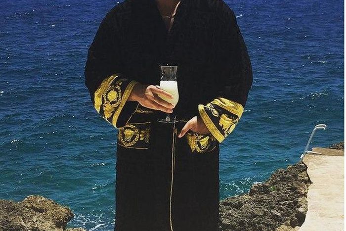 Rapper wears Versace on vacation