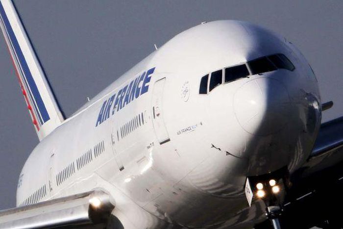 Baby seen hiding in woman's hand luggage on Air France flight