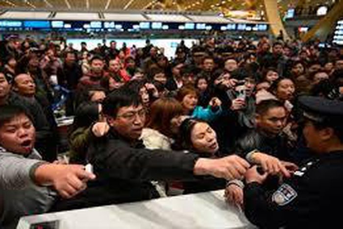 ___5021643___https:______static.pulse.com.gh___webservice___escenic___binary___5021643___2016___5___11___17___angry+passengers