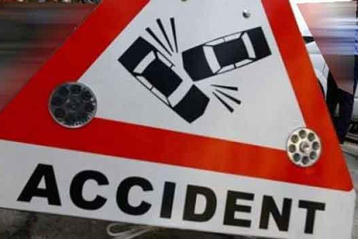 Speeding van kills pregnant woman, her 4 kids, motorcycle rider