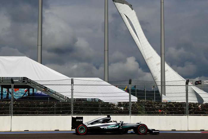 ___4977203___https:______static.pulse.com.gh___webservice___escenic___binary___4977203___2016___4___29___20___lewishamiltoncropped_1p2cyyfk20bsa1b8xrnwqh92jz