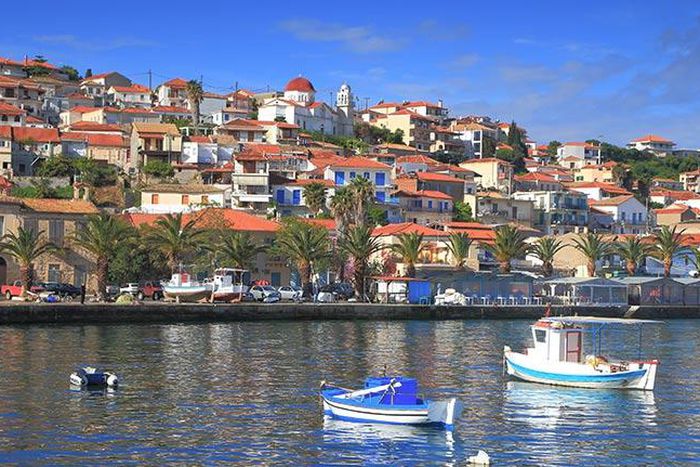 ___5075828___https:______static.pulse.com.gh___webservice___escenic___binary___5075828___2016___5___25___19___harbour_koroni_greece-the-peloponnese