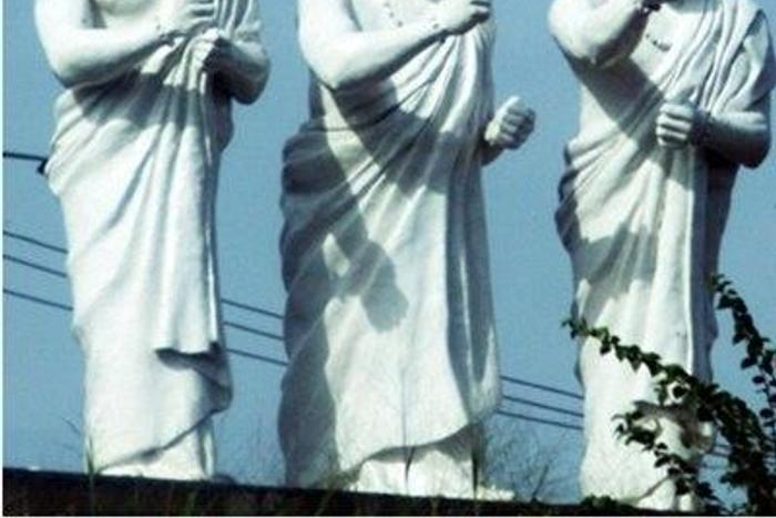 lagos statues