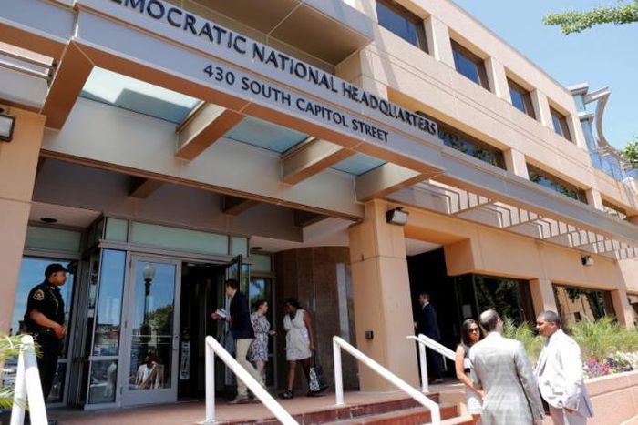 Kremlin says idea it hacked U.S. Democratic Party emails absurd