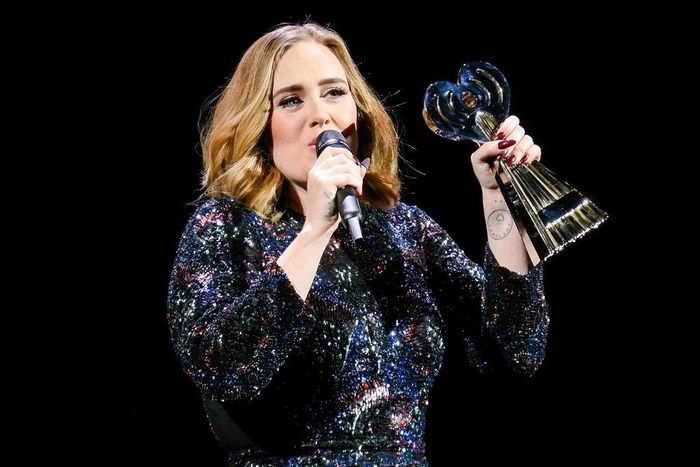 ___4878224___https:______static.pulse.com.gh___webservice___escenic___binary___4878224___2016___4___4___11___Adele+wins+song+of+the+year+at+the+iHeart+radio+awards2016