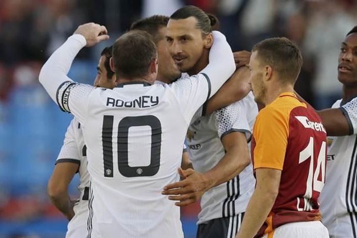 Ibrahimovic praises 'perfect partner' Rooney