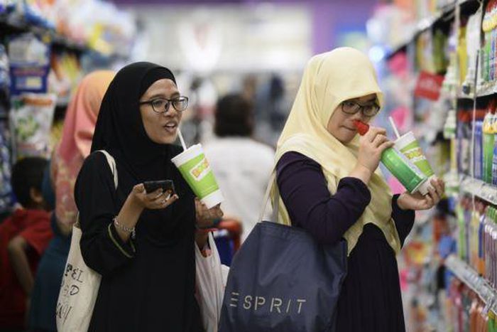 Malaysian man charged with rape escapes jail after marrying 14-year-old victim