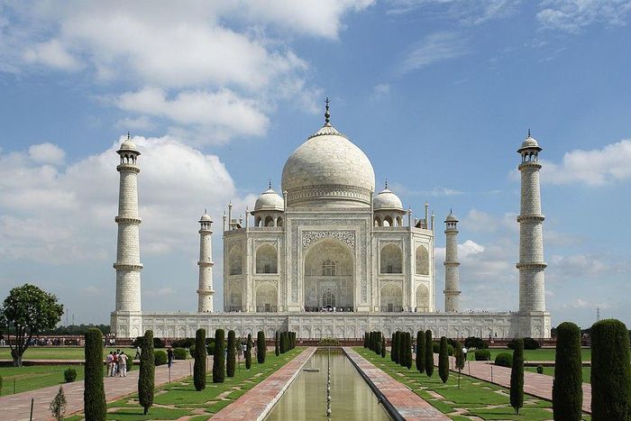 ___4937907___https:______static.pulse.com.gh___webservice___escenic___binary___4937907___2016___4___19___21___taj-mahal
