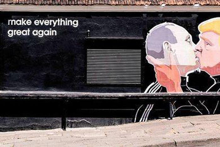 ___5048065___https:______static.pulse.com.gh___webservice___escenic___binary___5048065___2016___5___18___10___Donald+Trump+and+Vladmir+Putin+kissing