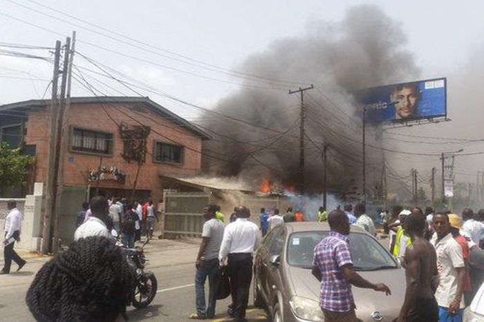 Fire outbreak on Awolowo Road, Ikoyi on April 4, 2016