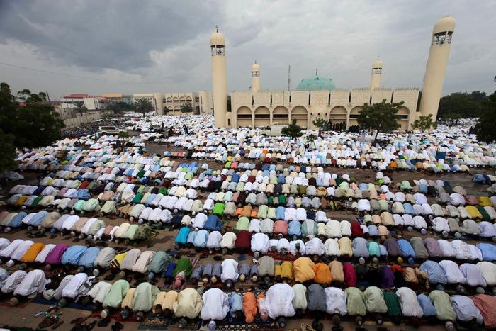 Muslims praying at the Kofar Mata central mosque in Kano