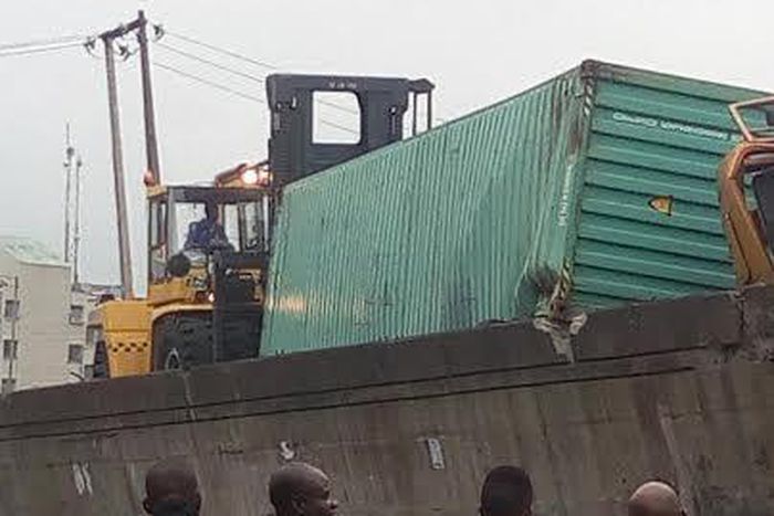 Container falls on Ojuelegba bridge