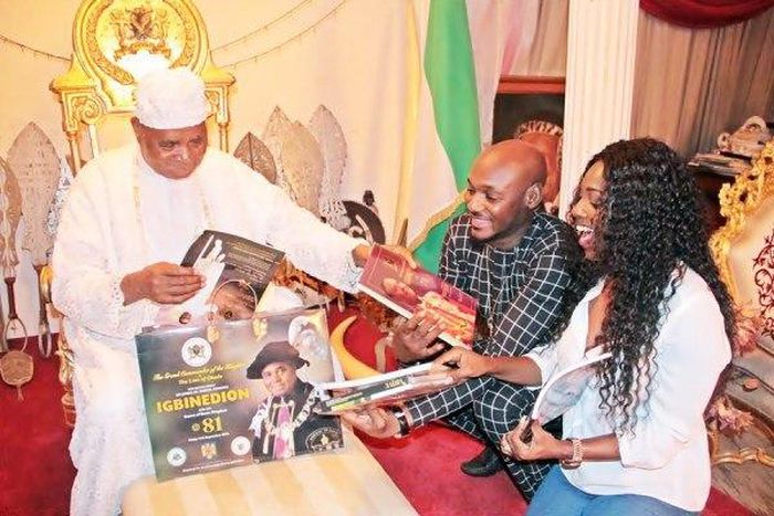 2Face Idibia, Annie visit Esama of Benin Kingdom