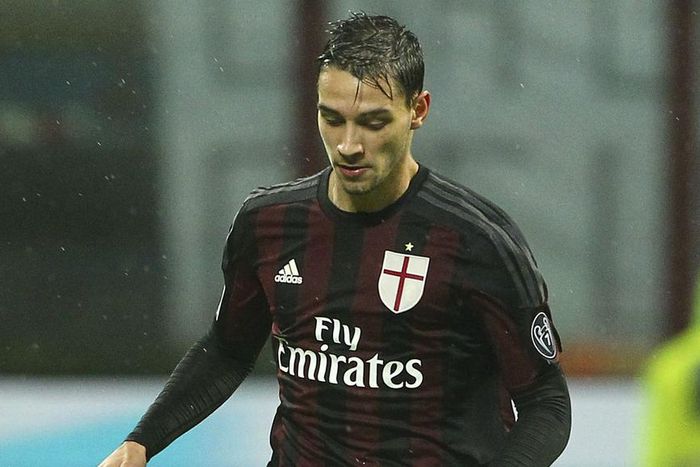 ___4330623___https:______static.pulse.com.gh___webservice___escenic___binary___4330623___2016___5___6___3___mattia-de-sciglio-cropped_sdftr24nn1201svwnp66p2v0m_1