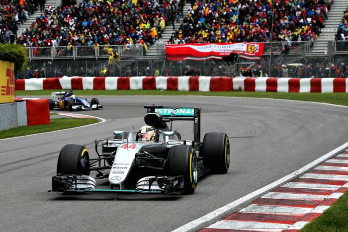 ___5141324___https:______static.pulse.com.gh___webservice___escenic___binary___5141324___2016___6___13___0___lewishamilton-cropped_heg5ybz31r26173d8haakqgz8_1