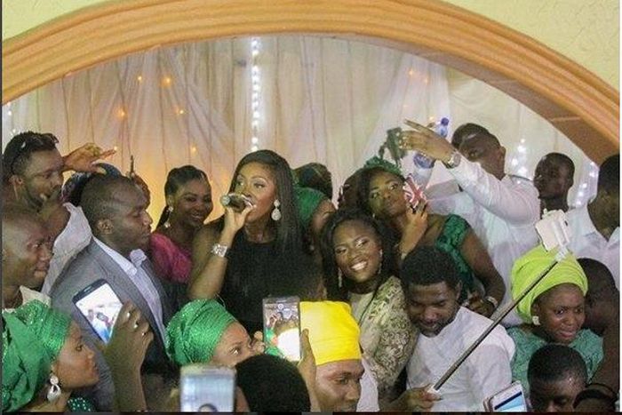 Tiwa Savage surprises bride at her wedding ceremony