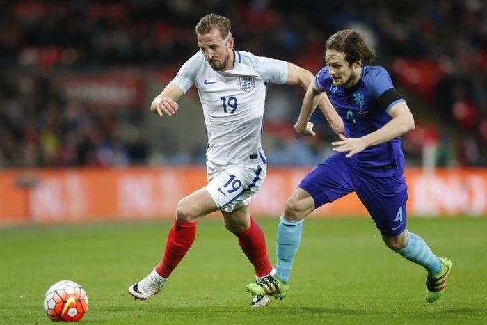 England's Harry Kane in action with Netherlands' Daley Blind Action Images via Reuters / Carl Recine Livepic