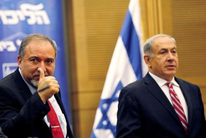 Netanyahu clinches coalition deal, makes far-right Lieberman defence chief