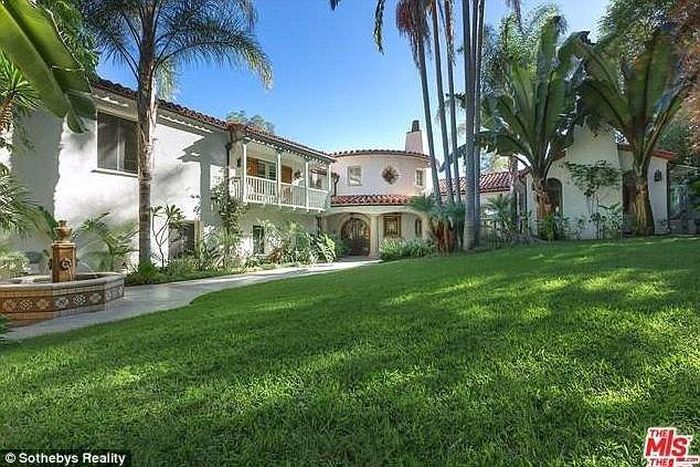 Tyra Banks' Beverly Hills mansion