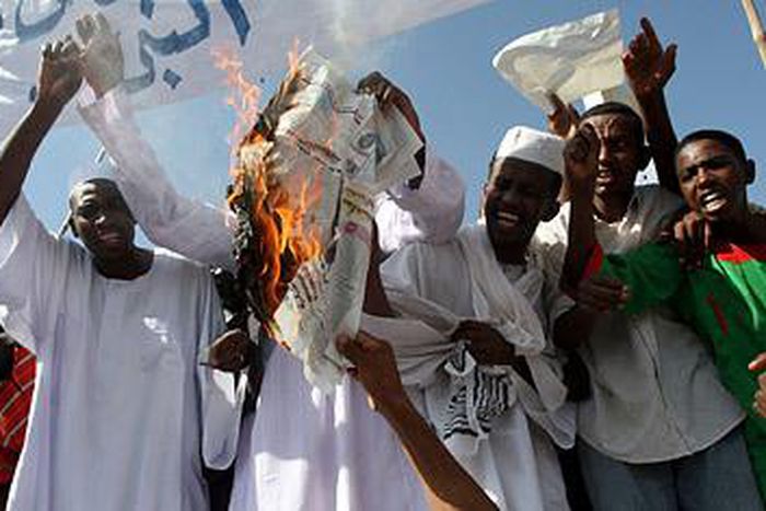 A prophecy predicting the death of the Chief Imam of Ghana has caused serious issues for a pastor and his church.