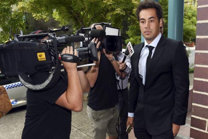 Tennis-Australian Lindahl avoids jail for match-fixing