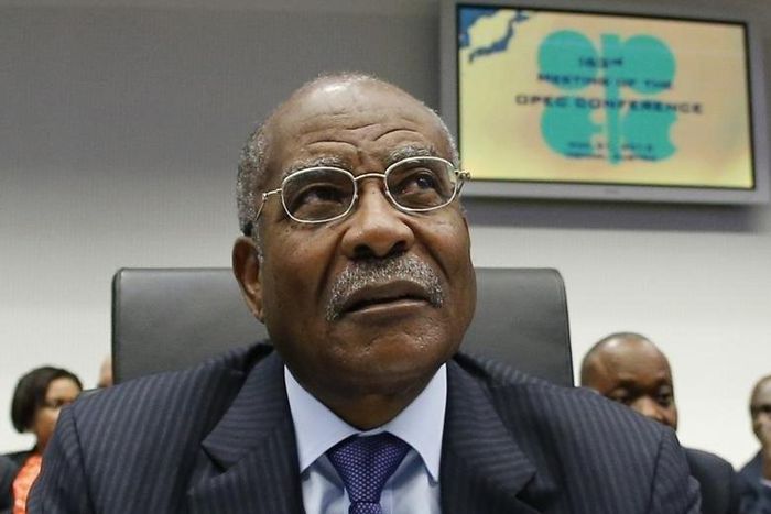 Angola's Oil Minister Jose Maria Botelho de Vasconcelos listens to journalists' questions before an OPEC meeting in Vienna May 31, 2013. REUTERS/Leonhard Foeger