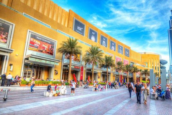 ___4999729___https:______static.pulse.com.gh___webservice___escenic___binary___4999729___2016___5___5___21___Dubai+Mall