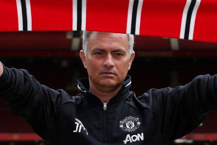 Mourinho hopes United players will forge close bond in China