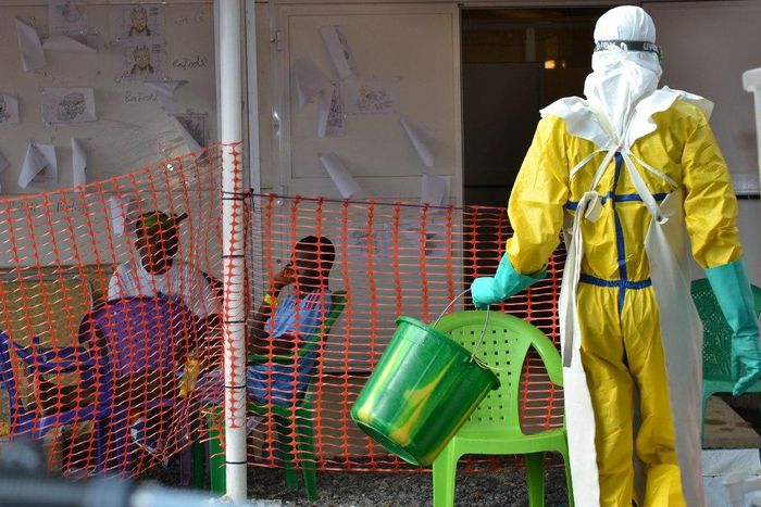 Hundreds in Guinea get Ebola vaccine in fight against flare-up