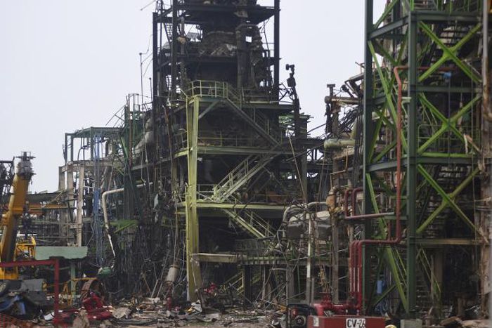 Death toll rises to 32 at petrochemical plant explosion