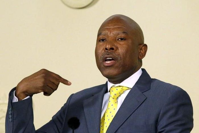 South African Reserve Bank governor (SARB) Lesetja Kganyago gestures during a media briefing in Pretoria, October 6, 2014.   REUTERS/Siphiwe Sibeko