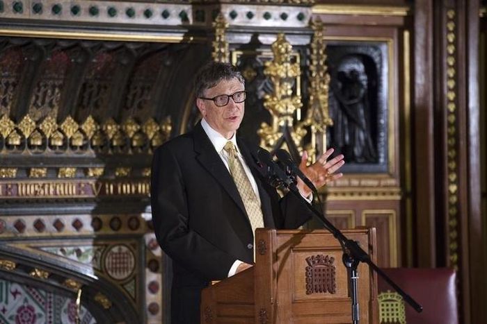 Bill Gates answers questions after giving a lecture on international aid to parliamentarians and guests in the Robing Room of the House of Lords in the Palace of Westminster, London November 10, 2014.   REUTERS/Tim Ireland/Pool